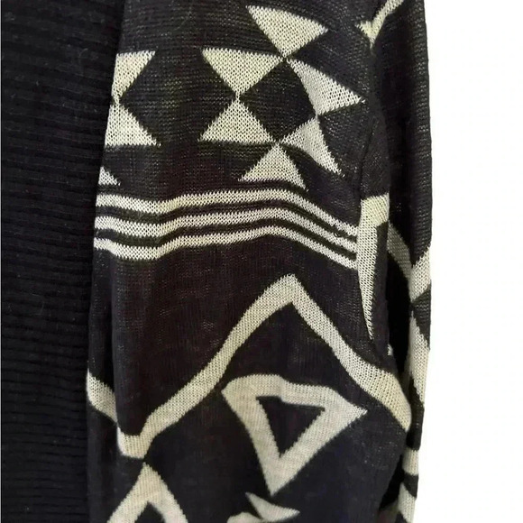 Women’s Mid Length Sweater, Sz Small 🌼 - Picture 3 of 4